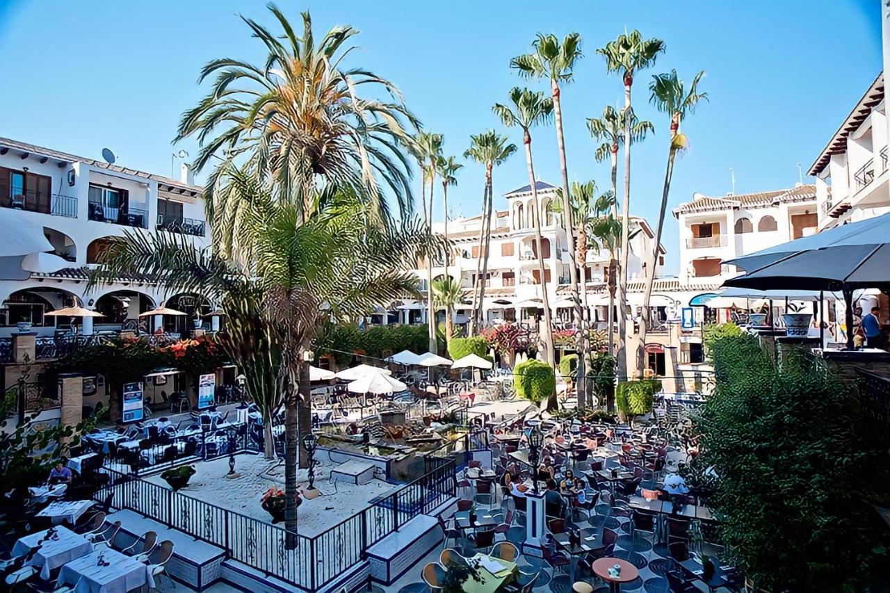 Apartment On The Plaza Alicante Bagian luar foto