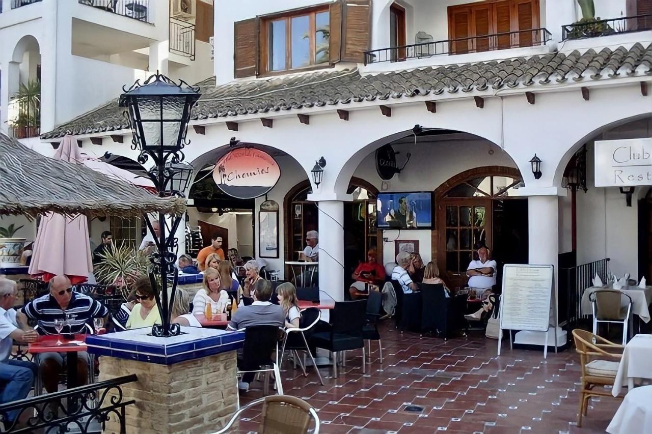 Apartment On The Plaza Alicante Bagian luar foto