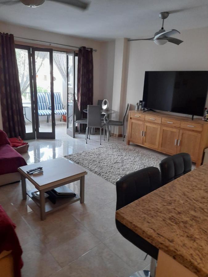 Apartment On The Plaza Alicante Bagian luar foto